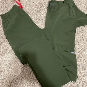 Olive figs / size medium yolo pants and casma top